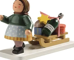 Wendt&Kühn Dekoration>Mädchen mit Schlitten
